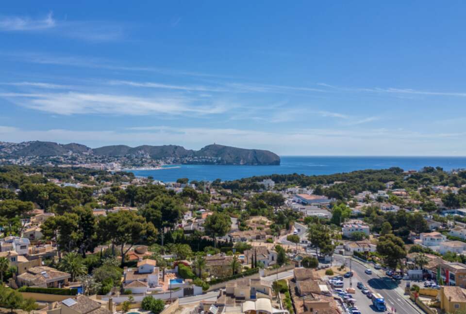 Villa Falco | Family-friendly modern getaway with private pool and yard - Alicante, Spain