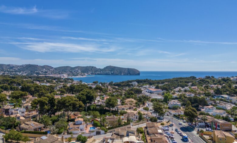 Villa Falco | Family-friendly modern getaway with private pool and yard - Alicante, Spain