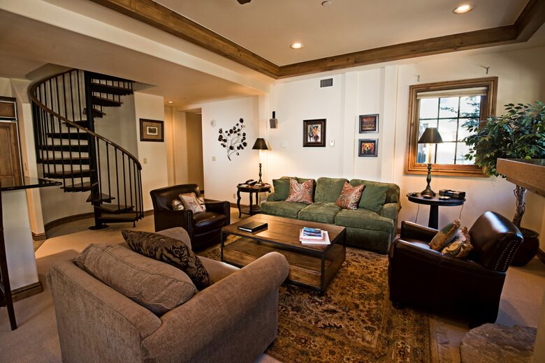 Fitzhugh Suite at Gravity Haus Vail - Vail, Colorado