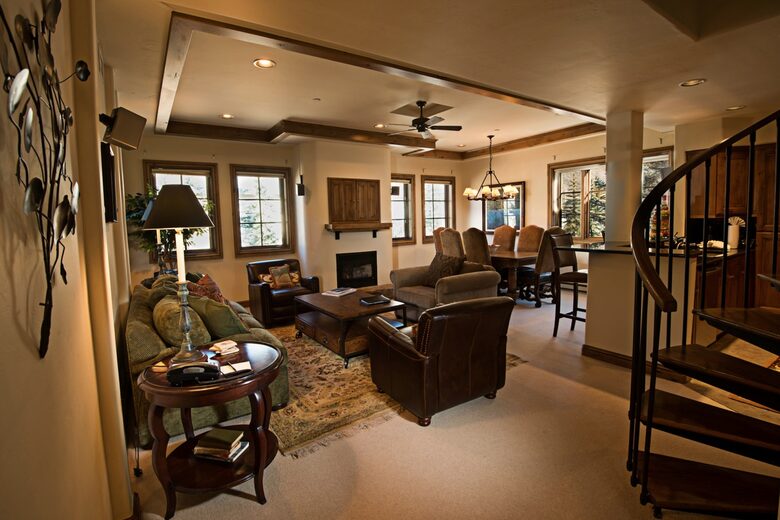 Fitzhugh Suite at Gravity Haus Vail - Vail, Colorado