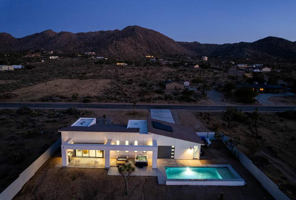 Peaceful Pueblo Modern Oasis | Spa + Game Room - Joshua Tree, California