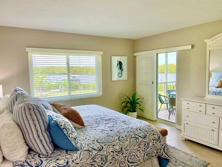 A Boater’s Dream | Waterfront Condo - Naples, Florida