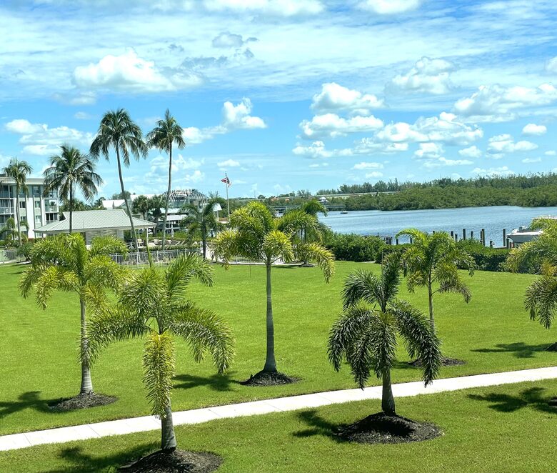 A Boater’s Dream | Waterfront Condo - Naples, Florida