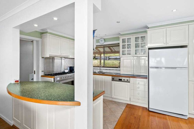 Beachfront Paradise - Lorne, Australia