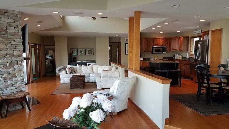 Abbey Marina Waterfront Home on Lake Geneva - Fontana, Wisconsin