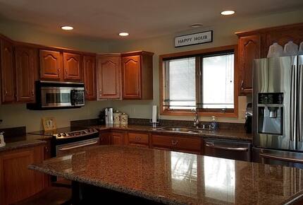 Abbey Marina Waterfront Home on Lake Geneva - Fontana, Wisconsin