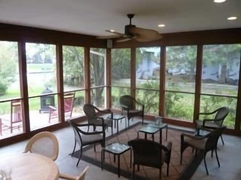 Abbey Marina Waterfront Home on Lake Geneva - Fontana, Wisconsin