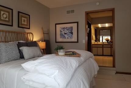 Abbey Marina Waterfront Home on Lake Geneva - Fontana, Wisconsin