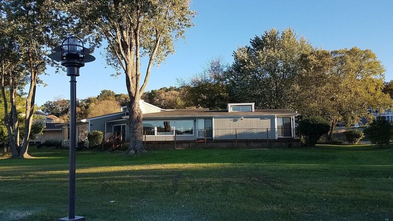 Abbey Marina Waterfront Home on Lake Geneva - Fontana, Wisconsin