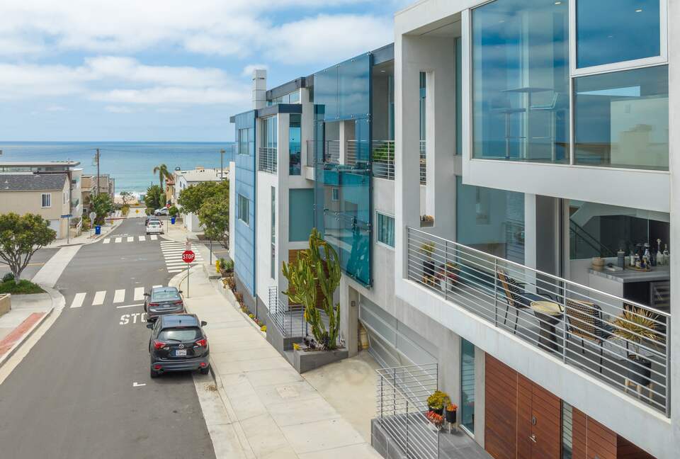 The Blue Wave | Manhattan Beach - Manhattan Beach, California