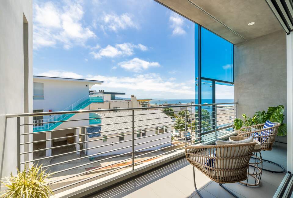 The Blue Wave | Manhattan Beach - Manhattan Beach, California