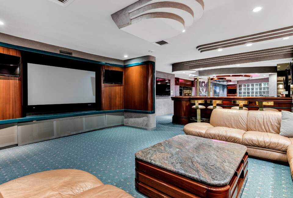 Centre Court Stunning Estate - Locust Valley, New York