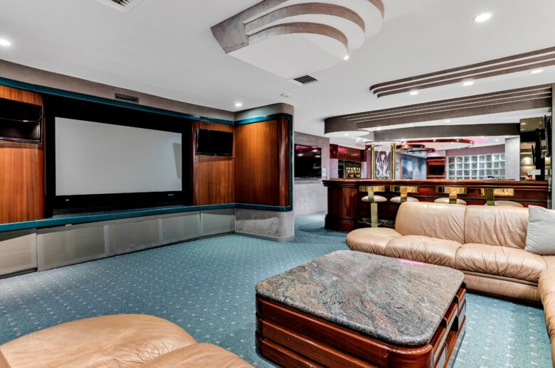 Centre Court Stunning Estate - Locust Valley, New York