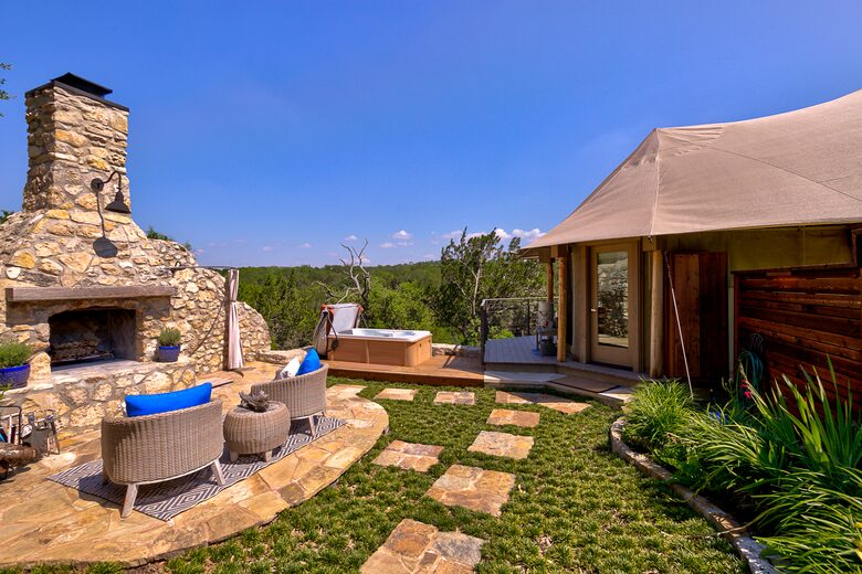 Firesong Ranch and Glamping - The Casita and Ndotto - Spicewood, Texas