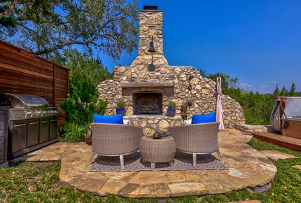 Firesong Ranch and Glamping - The Casita and Ndotto - Spicewood, Texas