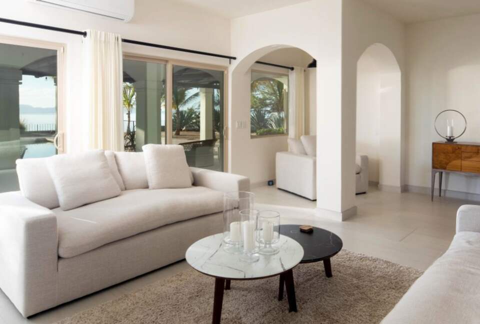 Luxurious Beachfront Home - Loreto, Mexico