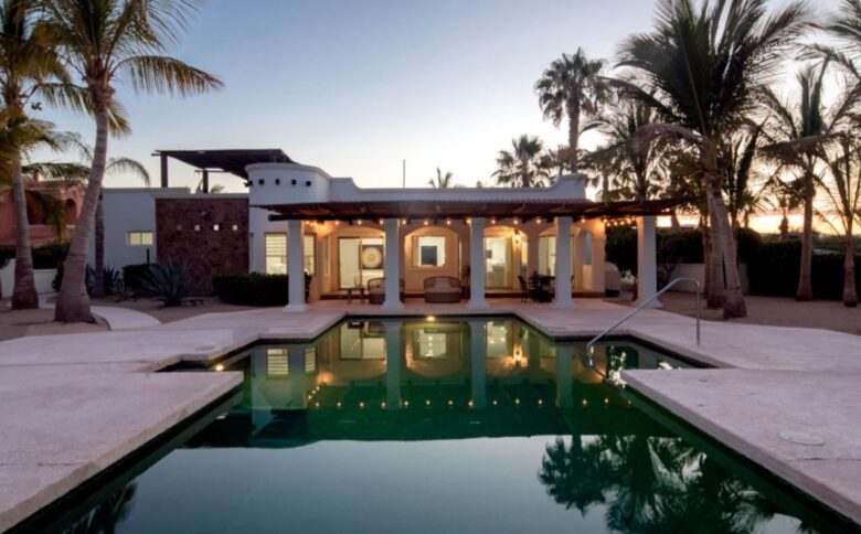 Luxurious Beachfront Home - Loreto, Mexico