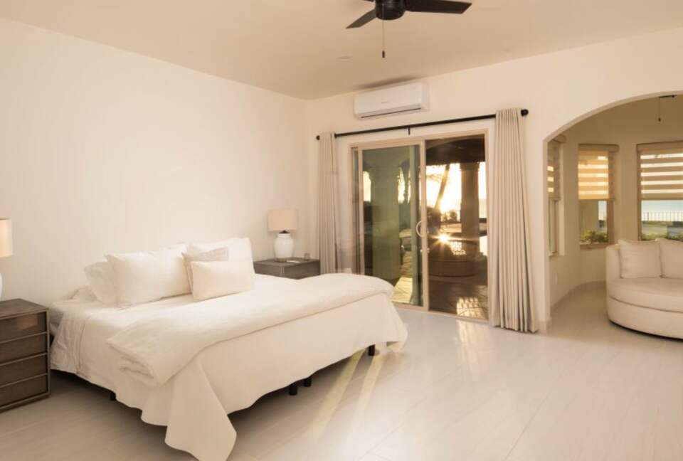 Luxurious Beachfront Home - Loreto, Mexico