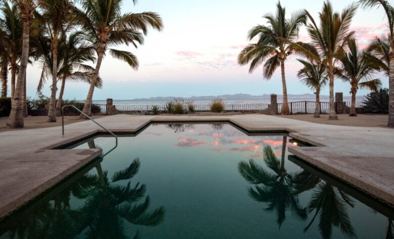 Luxurious Beachfront Home - Loreto, Mexico