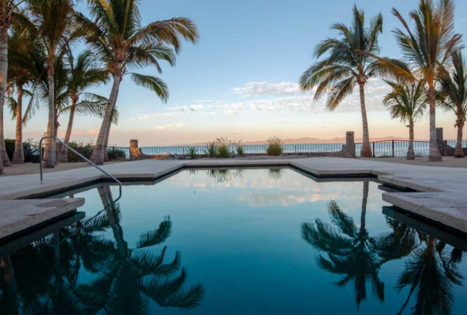 Luxurious Beachfront Home - Loreto, Mexico