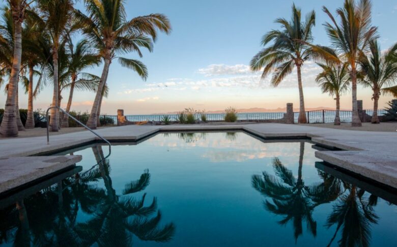 Luxurious Beachfront Home - Loreto, Mexico