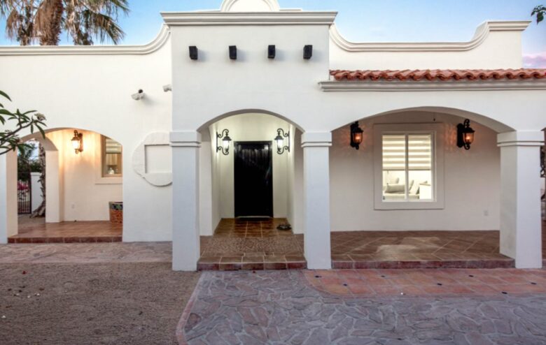 Luxurious Beachfront Home - Loreto, Mexico