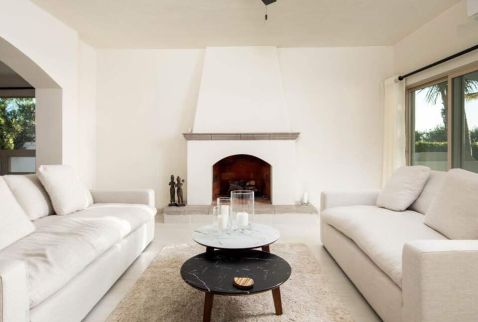 Luxurious Beachfront Home - Loreto, Mexico