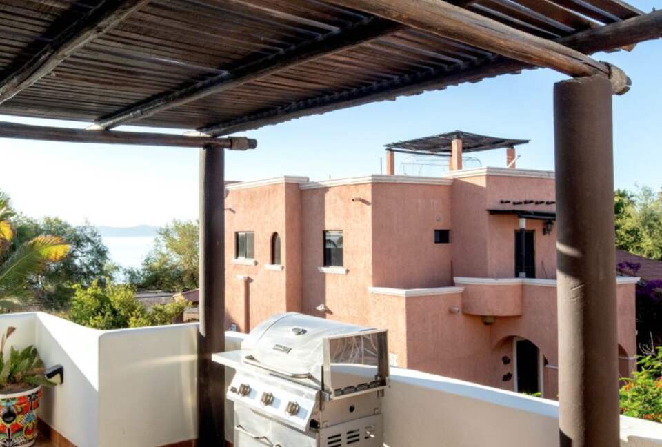 Luxurious Beachfront Home - Loreto, Mexico