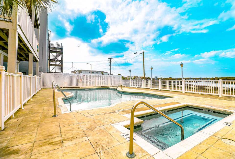 Salt Life | Pool, Game Room, Steps to Beach! - North Myrtle Beach, South Carolina