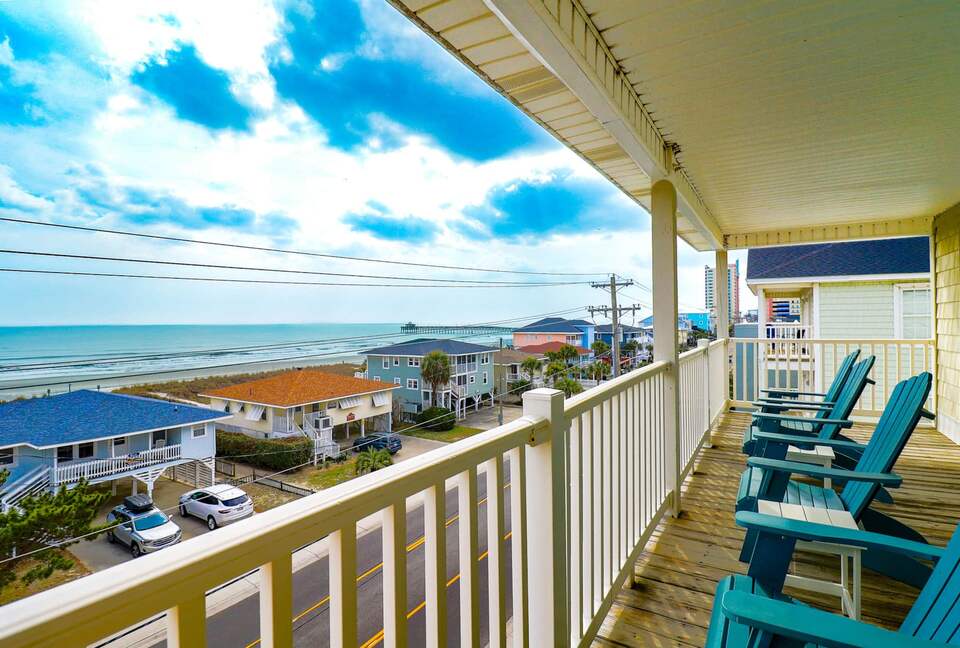 Salt Life | Pool, Game Room, Steps to Beach! - North Myrtle Beach, South Carolina
