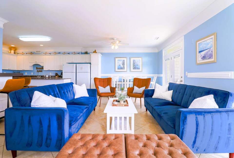 Salt Life | Pool, Game Room, Steps to Beach! - North Myrtle Beach, South Carolina