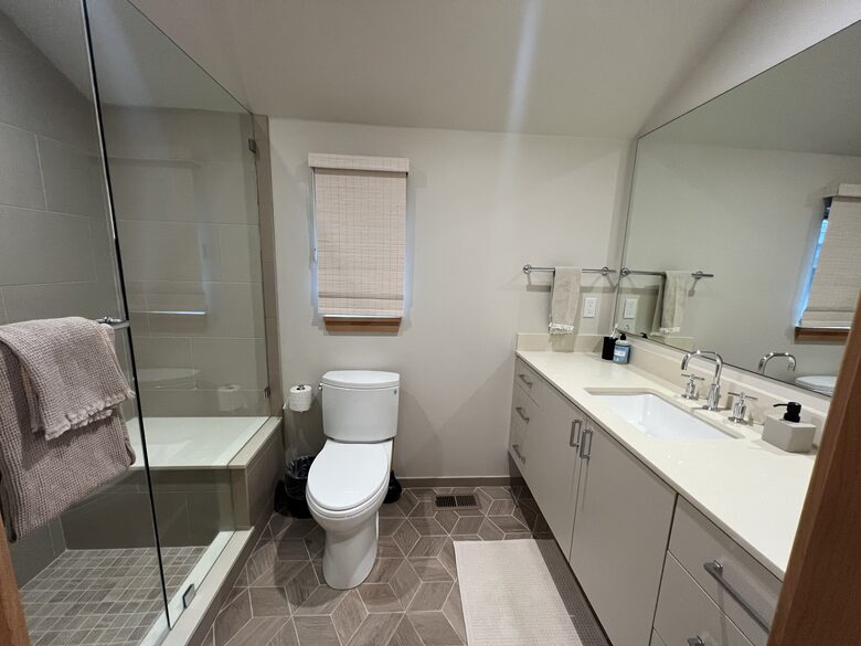 Mountain Modern Home Minutes From Ski Resorts and Lake Tahoe - Truckee, California