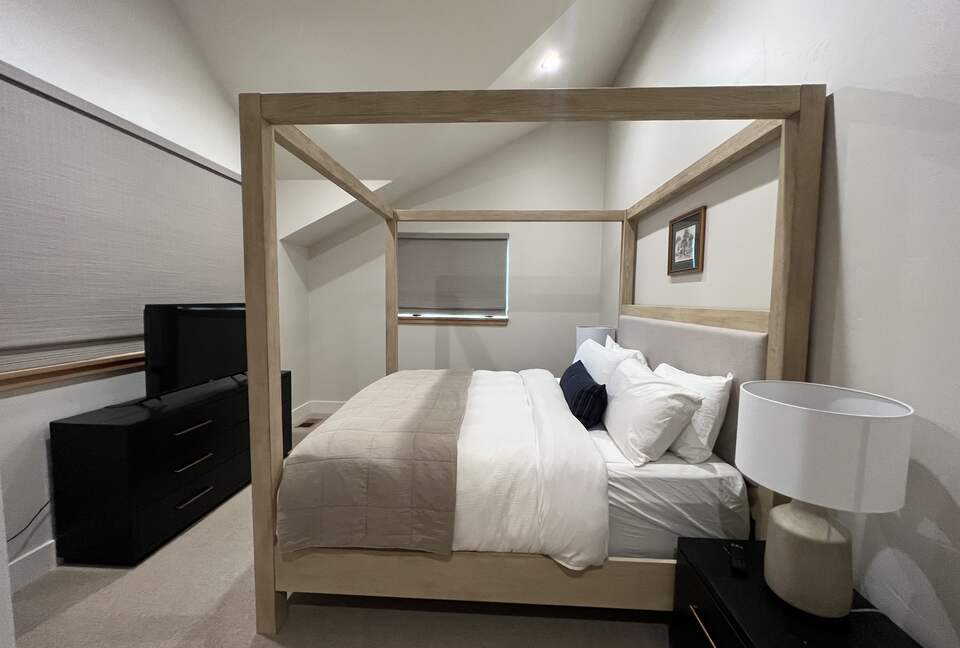 Mountain Modern Home Minutes From Ski Resorts and Lake Tahoe - Truckee, California