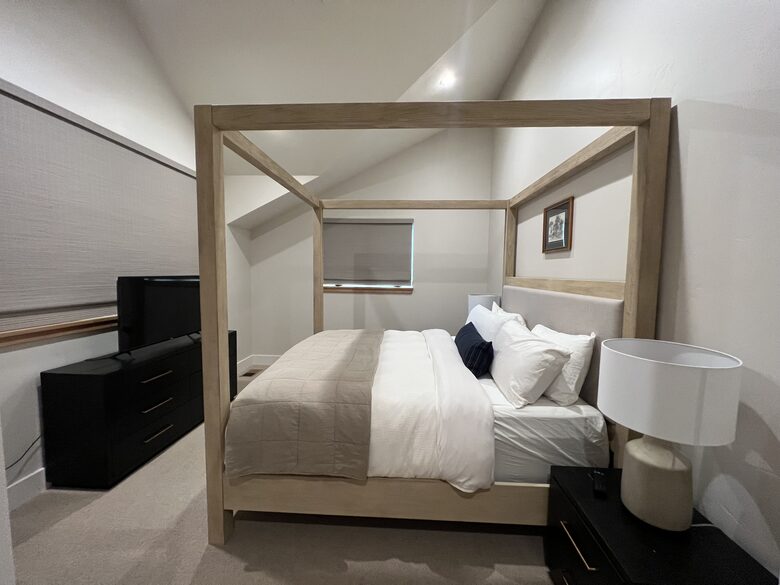 Mountain Modern Home Minutes From Ski Resorts and Lake Tahoe - Truckee, California