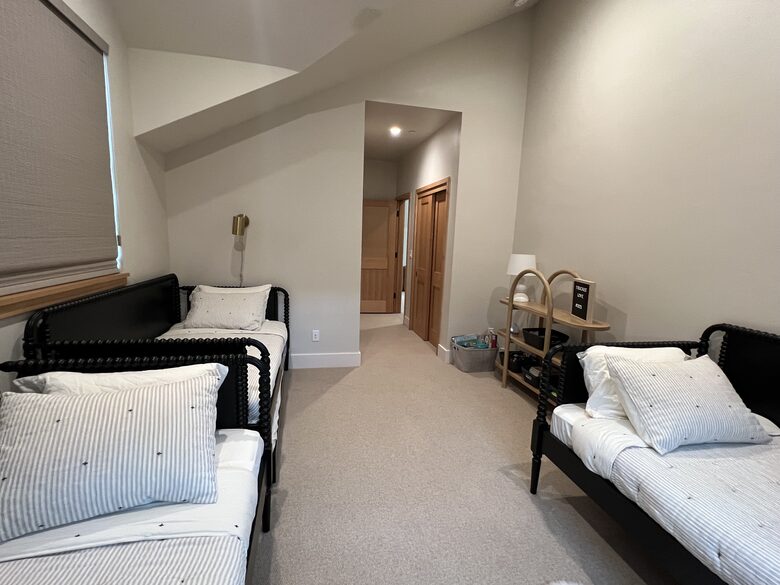 Mountain Modern Home Minutes From Ski Resorts and Lake Tahoe - Truckee, California