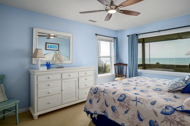 Holden Beach Oceanfront Retreat - Holden Beach, North Carolina