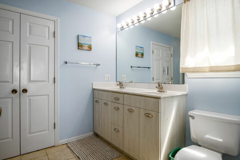 Holden Beach Oceanfront Retreat - Holden Beach, North Carolina