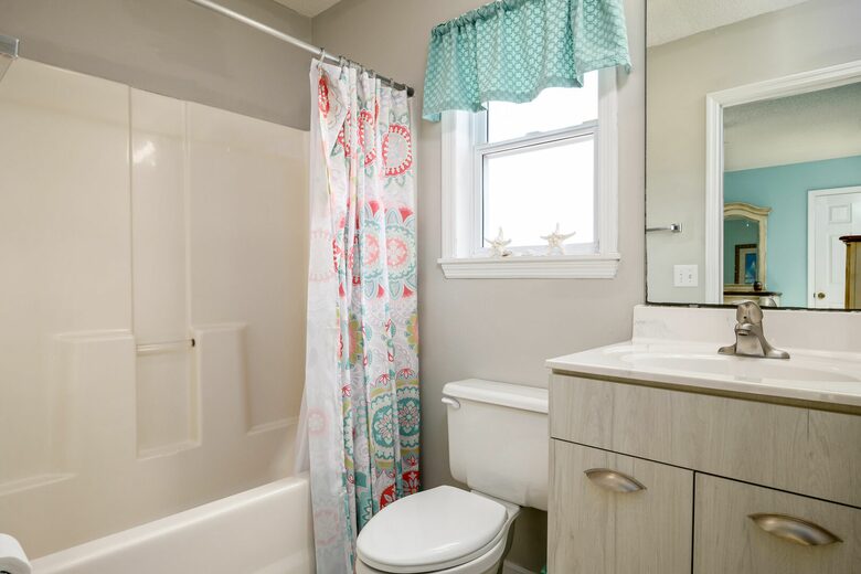 Holden Beach Oceanfront Retreat - Holden Beach, North Carolina