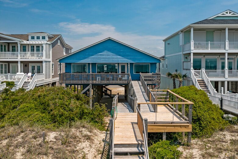 Holden Beach Oceanfront Retreat - Holden Beach, North Carolina