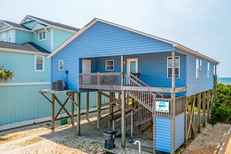 Holden Beach Oceanfront Retreat - Holden Beach, North Carolina