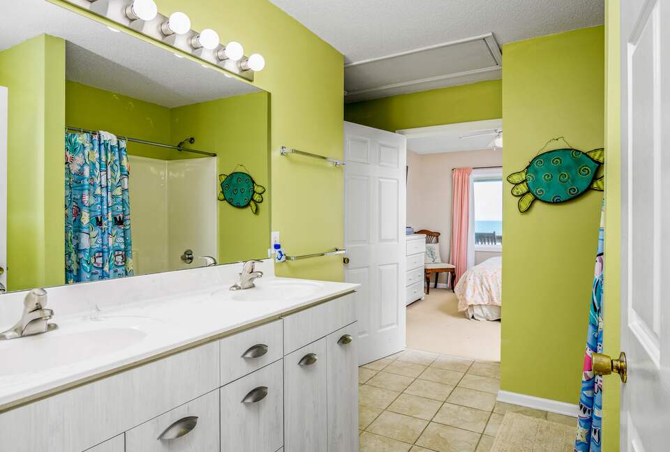 Holden Beach Oceanfront Retreat - Holden Beach, North Carolina