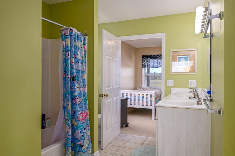 Holden Beach Oceanfront Retreat - Holden Beach, North Carolina