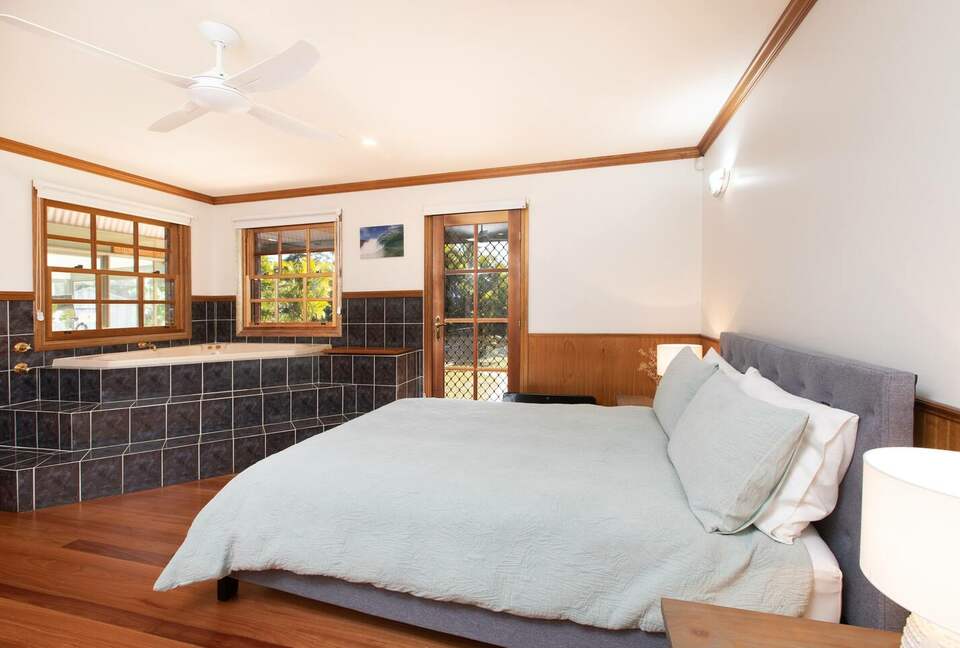 Sutherland Downs - Coomba Bay, Australia