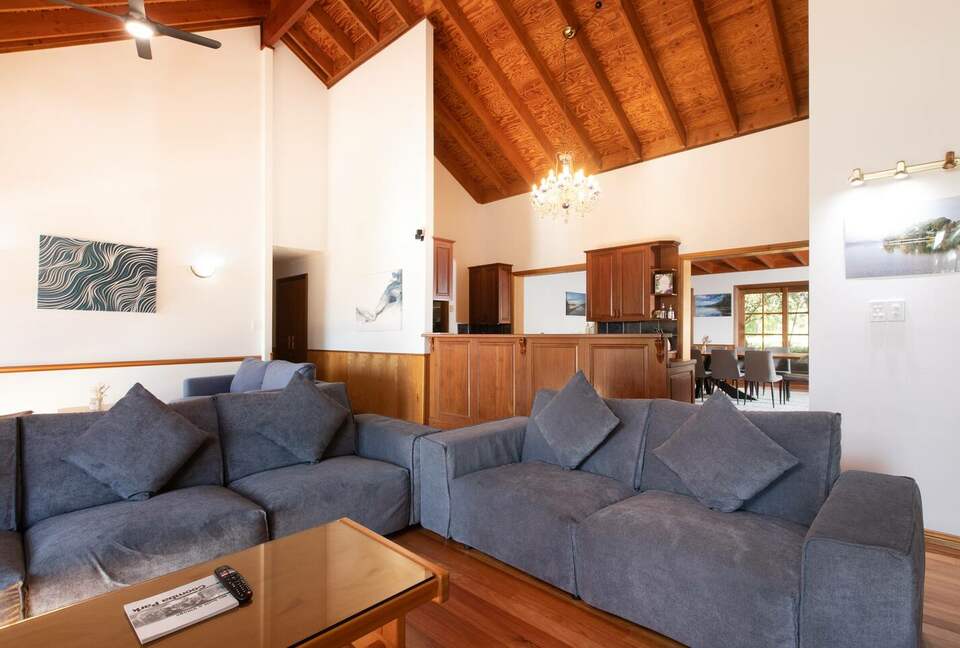 Sutherland Downs - Coomba Bay, Australia