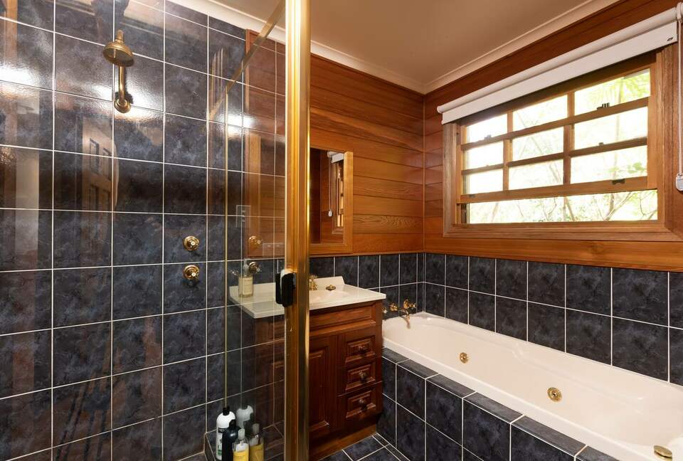 Sutherland Downs - Coomba Bay, Australia