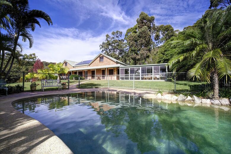 Sutherland Downs - Coomba Bay, Australia