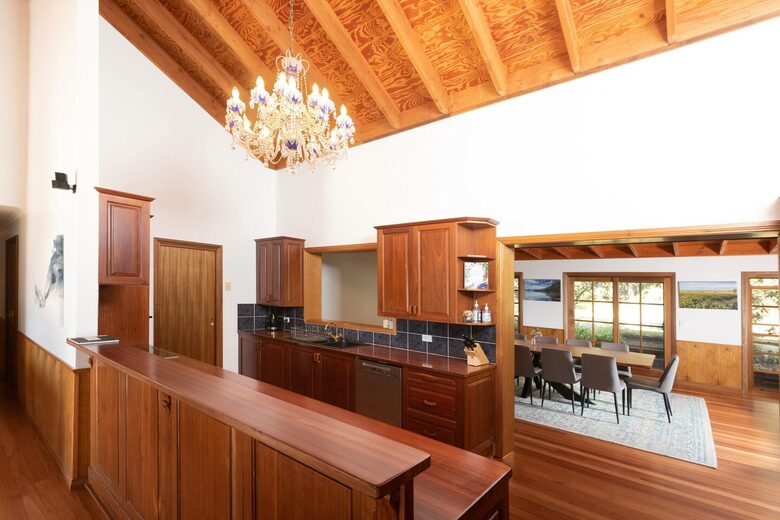 Sutherland Downs - Coomba Bay, Australia