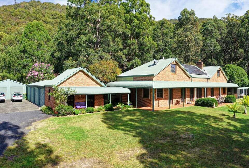 Sutherland Downs - Coomba Bay, Australia