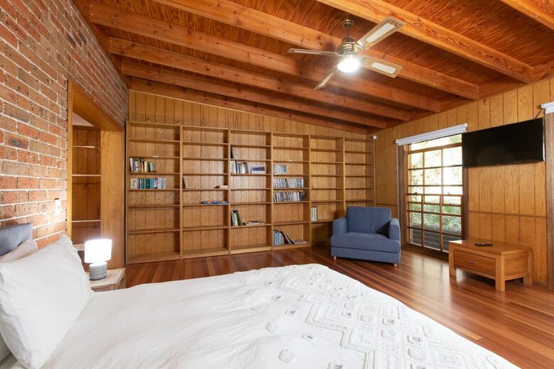 Sutherland Downs - Coomba Bay, Australia