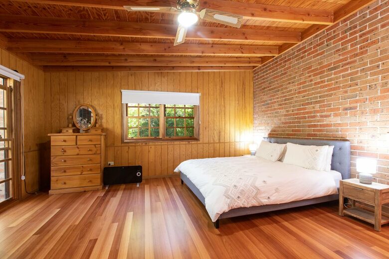 Sutherland Downs - Coomba Bay, Australia